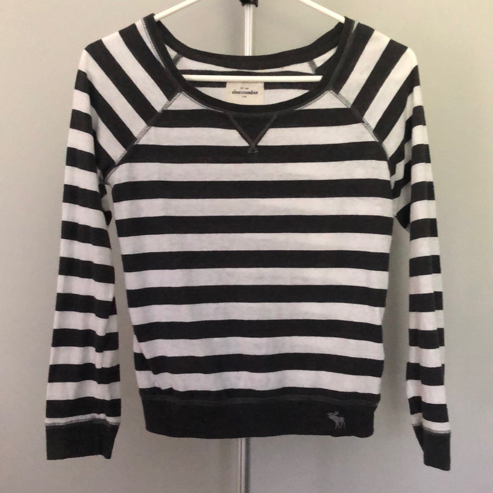 Abercrombie Kids Dark Grey and White Striped Long Sleeve Top in Size Large